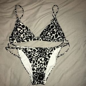 LA HEARTS leopard white and black bikini top